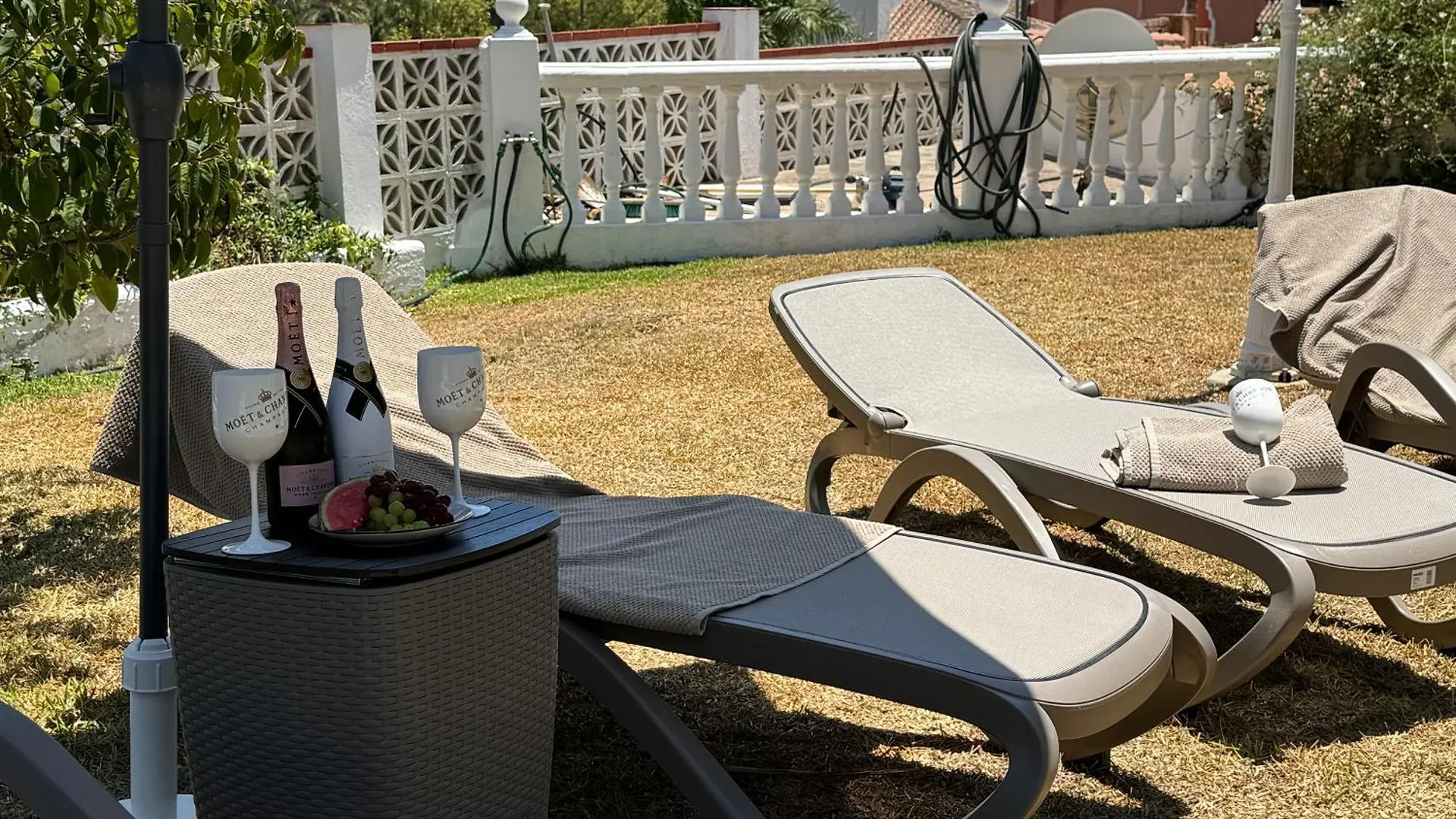 公寓 B & B La Casa De Pintor 贝纳尔马德纳
